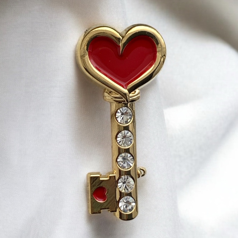 AL KALY Shrine Lady Karen Red Heart Gold Plated Crystal Skeleton Key Brooch Pin